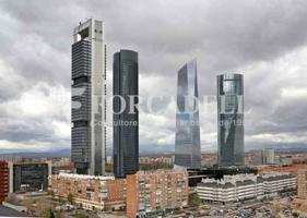 Excelente oficina diáfana en alquiler en el edificio Torre de Cristal. Madrid. photo 0