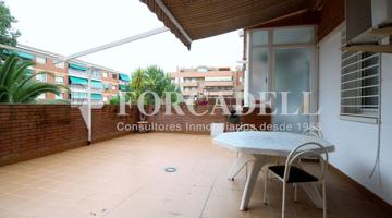 Piso en venta con terraza a nivel en Sant Boi, Barcelona. photo 0