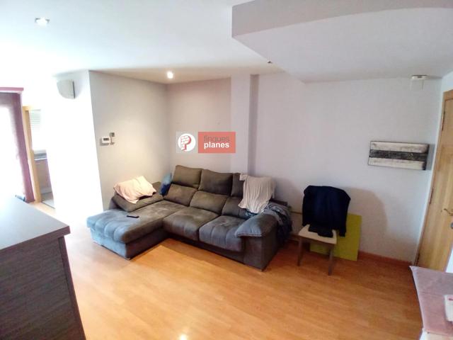 APARTAMENTO CON DOS HABITACIONES, ASCENSOR Y PARQUING INCLUIDO. photo 0