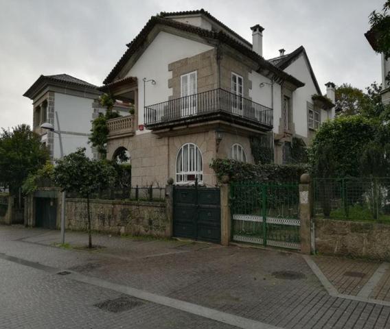 Casa - Chalet en venta en Santiago de Compostela de 646 m2 photo 0