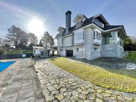Casa - Chalet en venta en Bergondo de 324 m2 photo 0