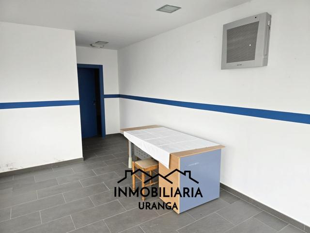 Local En venta en Colindres photo 0