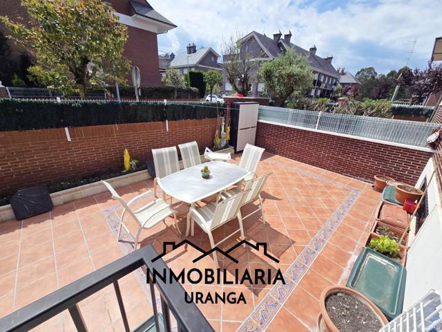 Villa En venta en Laredo photo 0