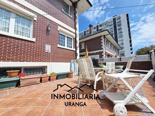 Villa En venta en Laredo photo 0