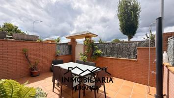 Villa En venta en Laredo photo 0