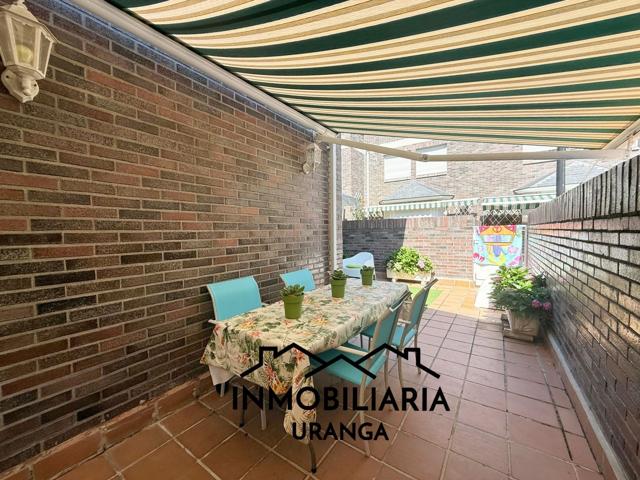 Villa En venta en Laredo photo 0