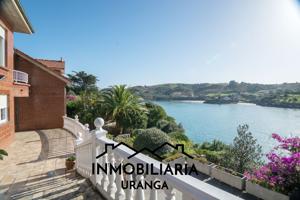 Villa En venta en Bareyo photo 0