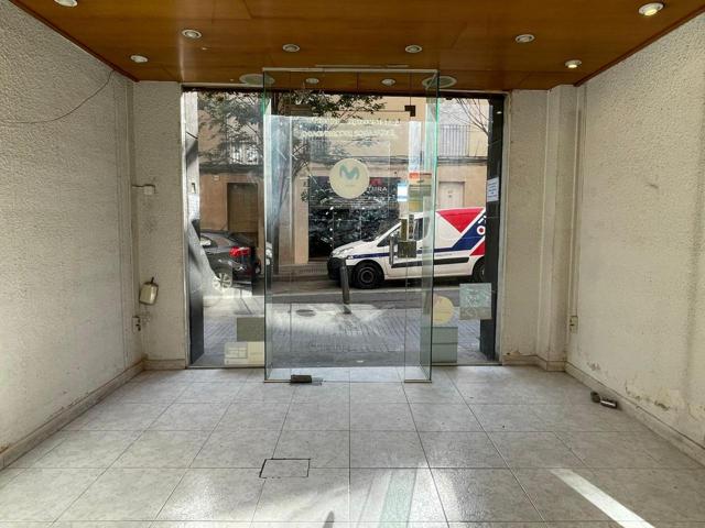 Excepcional local en la zona comercial de la ctra Matadepera photo 0