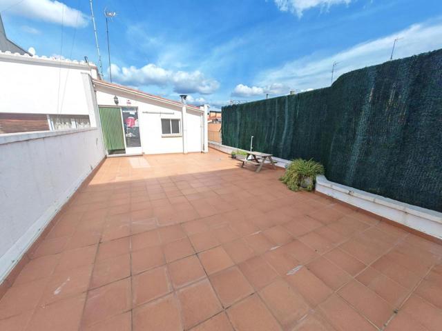 Si buscas una casa espaciosa, luminosa y con múltiples posibilidades, ¡esta es tu oportunidad! photo 0