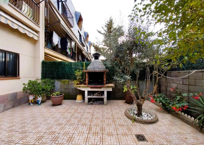 3 habitaciones dobles y estudio. Amplio patio photo 0