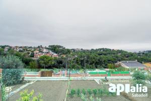 A 10 minutos del centro de Rubí photo 0