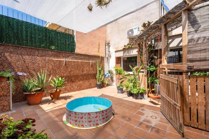 ¡Casa lista para entrar a vivir, con patio y terraza, a solo 10 minutos de Renfe Este! photo 0
