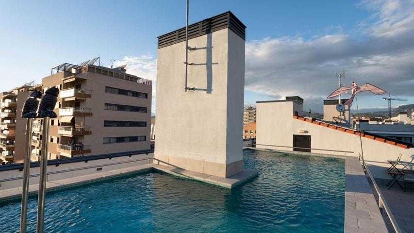 Seminuevo con piscina comunitaria photo 0