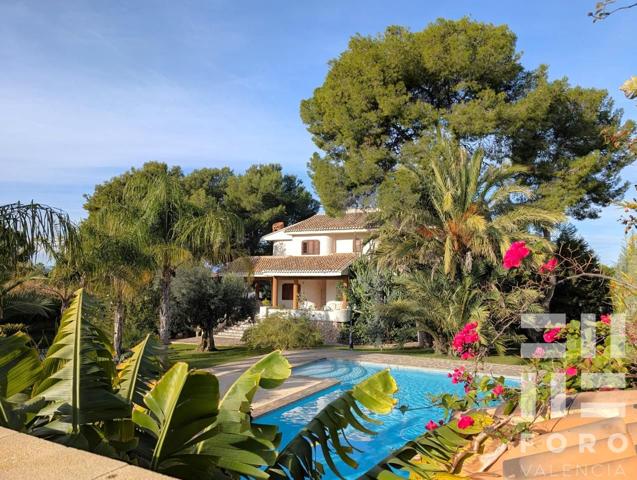 ESPECTACULAR VILLA EN L&#x27;ELIANA photo 0