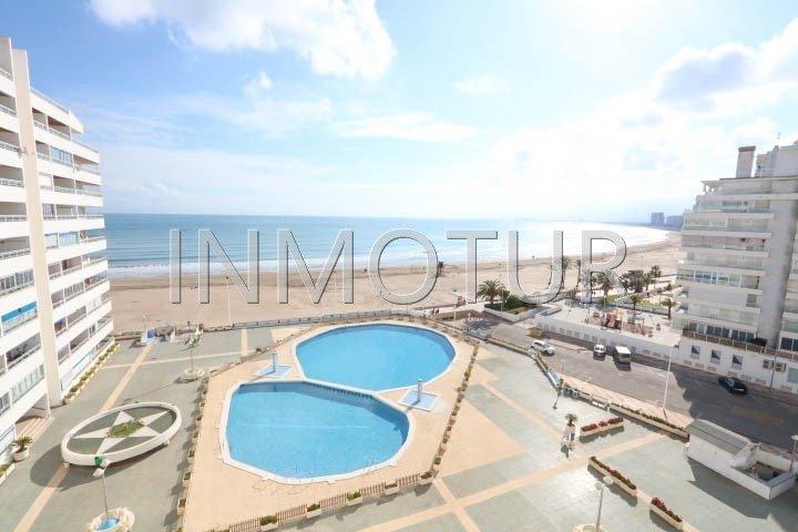 MAGNÍFICO APARTAMENTO PRIMERA LÍNEA PLAYA. FRONTAL AL MAR con VISTAS ESPECTACULARES !!!. photo 0