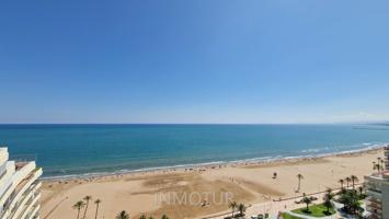 EXCLUSIVO APARTAMENTO EN PRIMERA LÍNEA DE PLAYA, CON VISTAS ESPECTACULARES photo 0