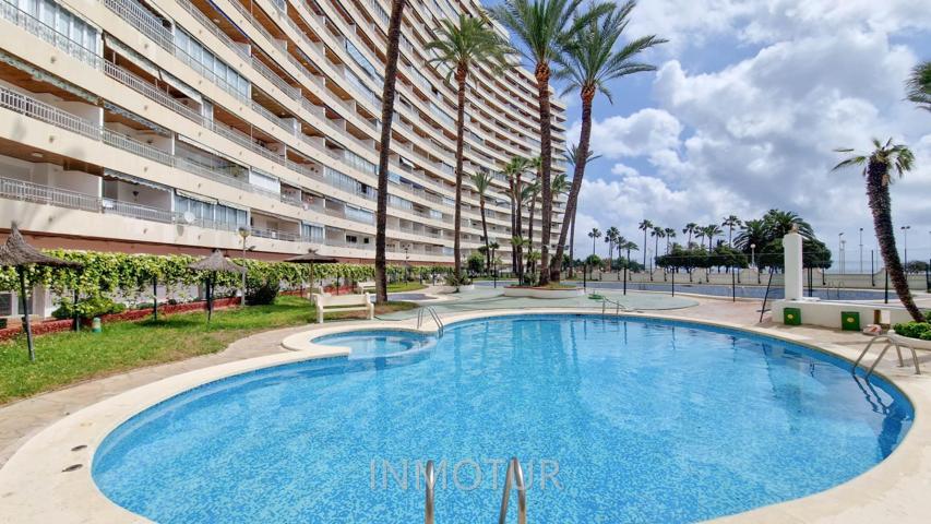 APARTAMENTO EN PRIMERA LÍNEA DE PLAYA, FRONTAL y con VISTAS AL MAR Y MONTAÑA !! photo 0