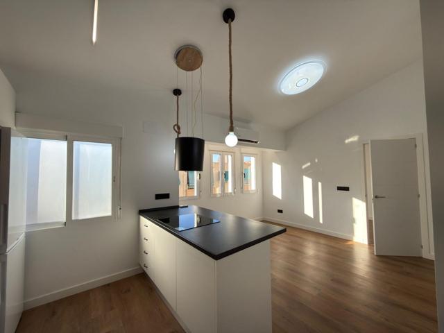 Espectacular último piso (3º) sin ascensor reformado íntegramente en San Blas photo 0