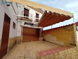 Casa adosada en venta en calle Andalucía en Cala photo 0