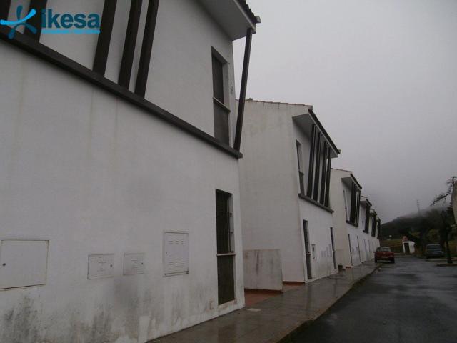 ADOSADO EN CORTEGANA. photo 0