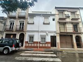 Apartamento en Lucena !! Próximo a la piscina Municipal. photo 0