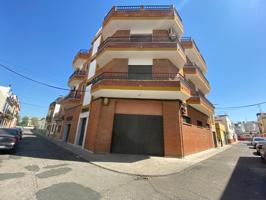 Se vende Edificio + Garajes en Sevilla photo 0