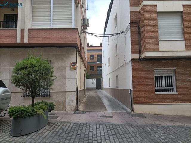 Plaza de garaje en el centro de Lucena (Córdoba) photo 0