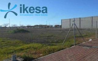 Terreno urbano para construir en venta en c. agricultura de la, 3, Huelva, Huelva photo 0
