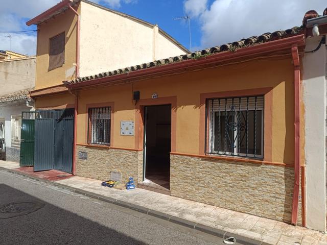 Venta de casa de pueblo en Peligros, Granada photo 0