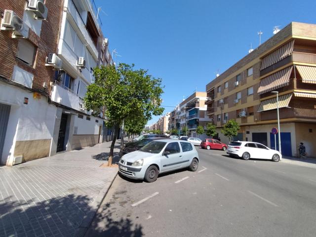 Venta de local sin posesión en barrio de Fátima (Córdoba) photo 0