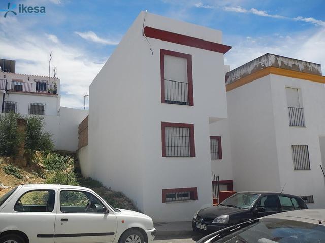 VENTA DE CASA ADOSADA EN VILLALBA DEL ALCOR HUELVA. photo 0