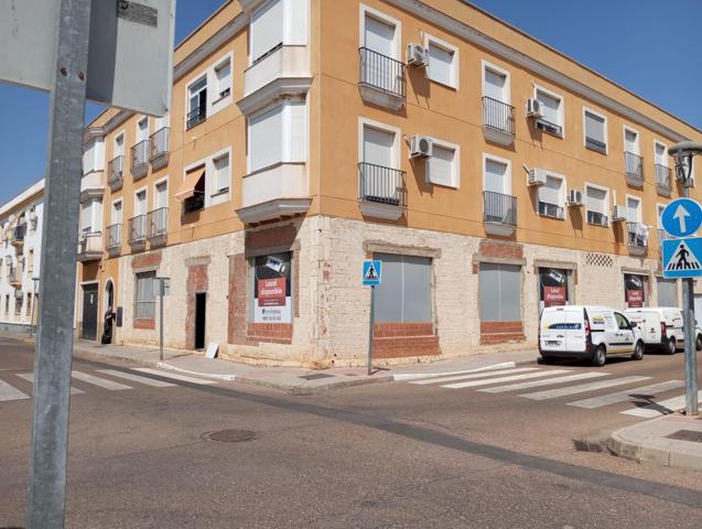 Venta de Local en Puebla de la Calzada - Badajoz photo 0