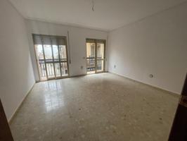 Venta de piso en Linares (Jaén) photo 0