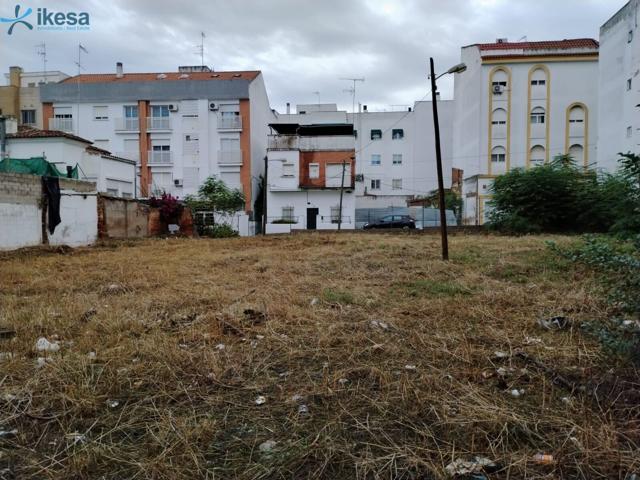 Venta de 3 Suelos Urbanizables Residenciales en Calle FDO SANCHEZ SAMPEDRO (Badajoz) photo 0