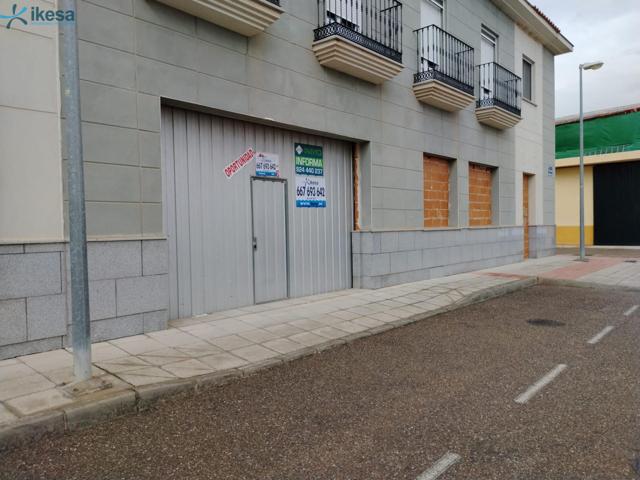 Venta de Local en Talavera la Real (Badajoz) photo 0