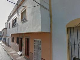 ¡Haz realidad tu hogar ideal! Casa con gran potencial en Los Barrios photo 0