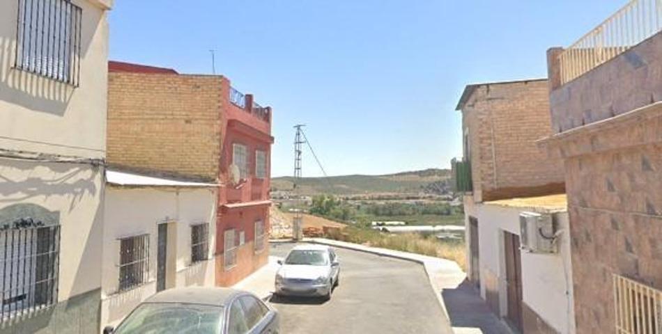 Venta de casa sin posesión en Puente Genil (Córdoba) photo 0