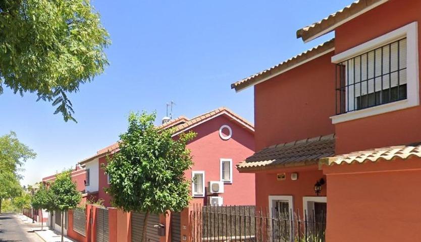 VENTA DE CASA ADOSADA EN BORMUJOS (SEVILLA) photo 0