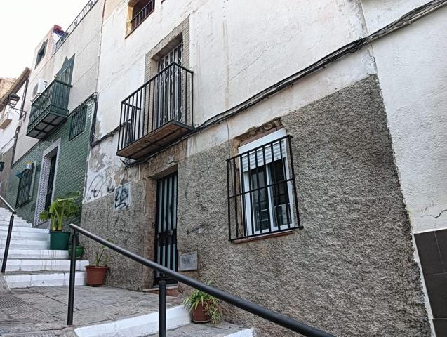 VENTA DE CASA ADOSADA EN JAÉN photo 0