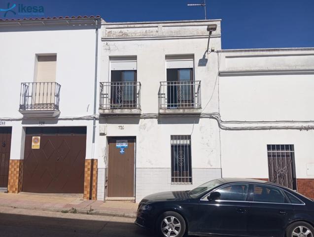 Unifamiliar Pareada En venta en Extremadura, Azuaga photo 0