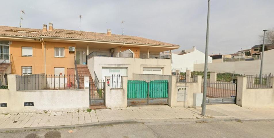 Unifamiliar Pareada En venta en Castilla La Mancha, Esquivias photo 0