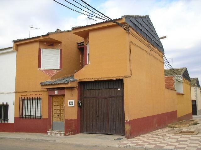 VENTA DE CASA SIN POSESIÓN EN QUINTANAR DEL REY (CUENCA) photo 0
