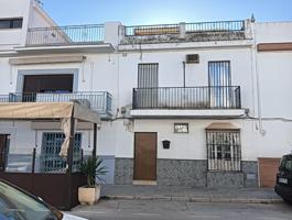 Unifamiliar Pareada En venta en Andalucia, Marchena photo 0