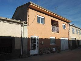 Unifamiliar Pareada En venta en Castilla Y Leon, Castrillo De La Guareña photo 0