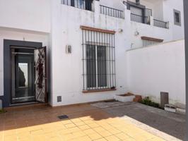 Venta de Adosado en Lebrija, Sevilla photo 0