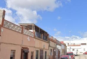 ADOSADO OCUPADO POR PERSONA SIN JUSTO TÍTULO photo 0