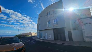 ¡Oportunidad Única en el Norte de Tenerife! Local Comercial de 810 m² con Gran Potencial de Desarrol photo 0