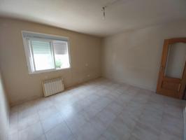 Vivienda luminosa de 1 dormitorio con garaje incluido photo 0