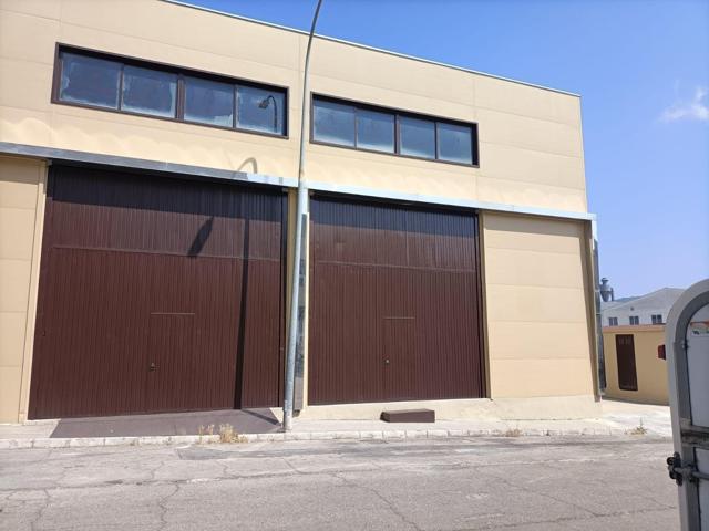 VENTA DE NAVE EN LUCENA (CÓRDOBA) photo 0