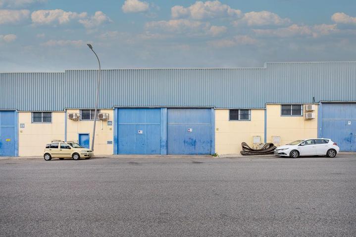 Nave Industrial En venta en Andalucia, Guillena photo 0